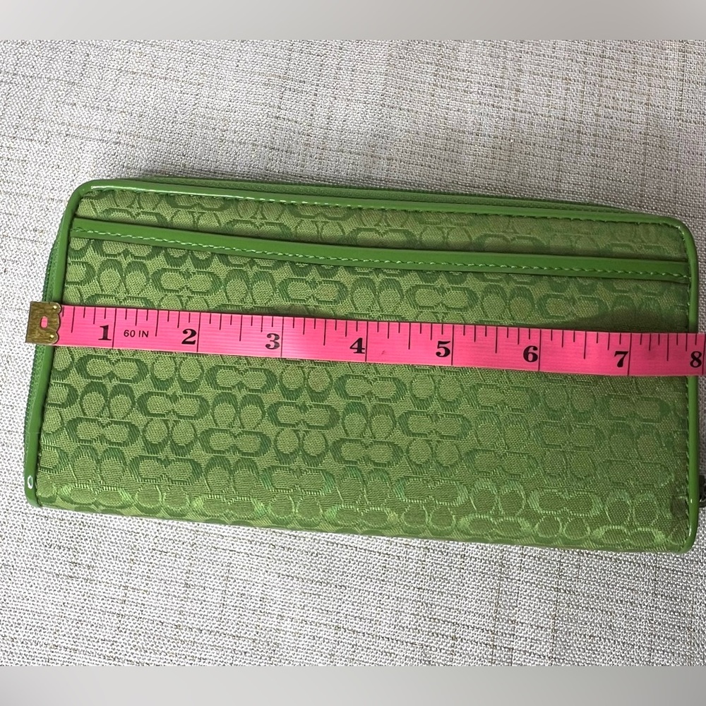 Coach Vintage Vibrant Green Wristlet Wallet Silver Accents NWOT Never Used RARE - Picture 13 of 14